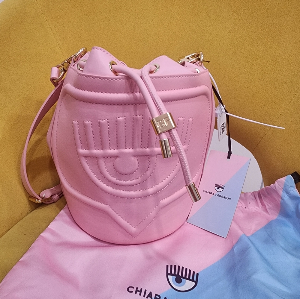 BRAND NEW Chiara Ferragni Bucket Bag - Picture 2 of 3